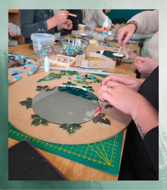 ateliers-creatifs-mosaique-miroir-verre-cafe-creatif-seine-et-marne